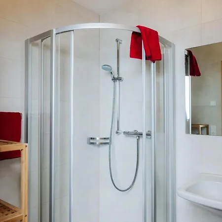 Daire Thurntaler Rast